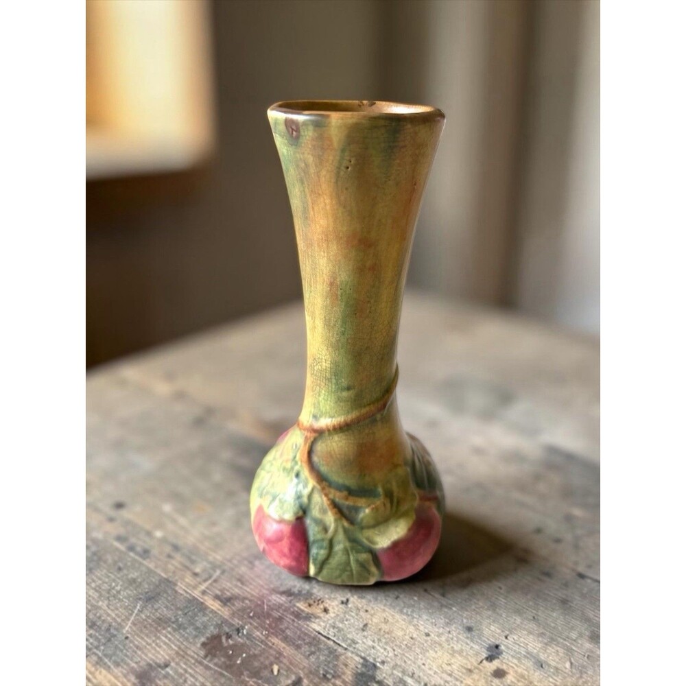 Weller Pottery Apple Bud Vase Baldin Line Raised Apple Leaf Art Pottery 9.25”